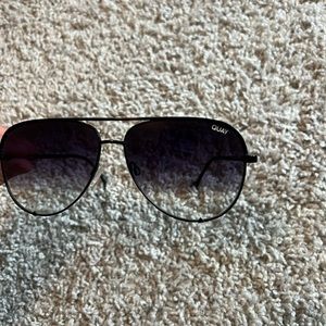 Quay Oversized Sunnies